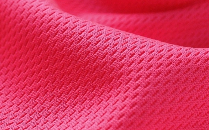 Vải thun mè có khả năng thấm hút mồ hôi tốt và thoáng khí phù hợp để may áo thể thao