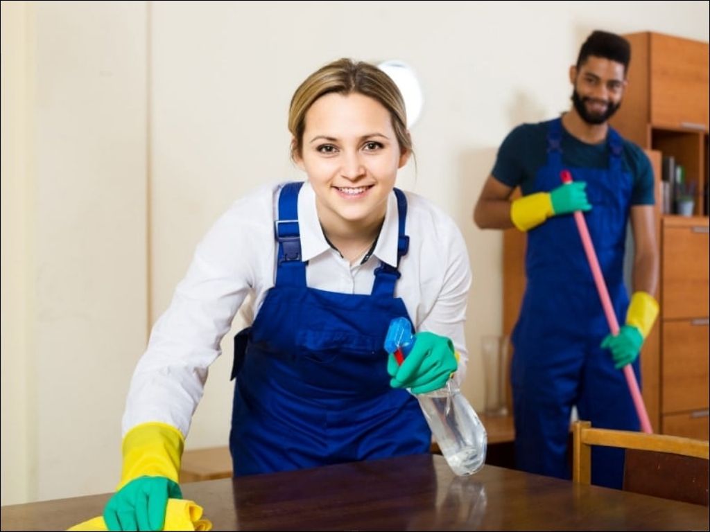 Đồng phục tạp vụ là trang phục bảo hộ cho nhân viên tạp vụ