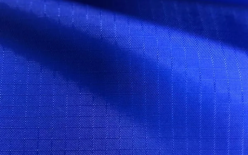 Ripstop có cấu trúc dệt chắc chắn và mật độ sợi cao làm tăng khả năng chống tia UV hiệu quả