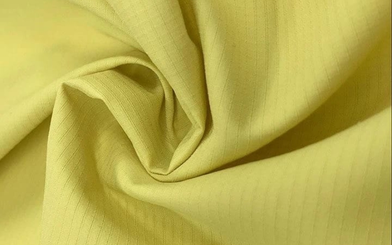 Vải Polyester là một trong những loại vải chống tia UV khá tốt