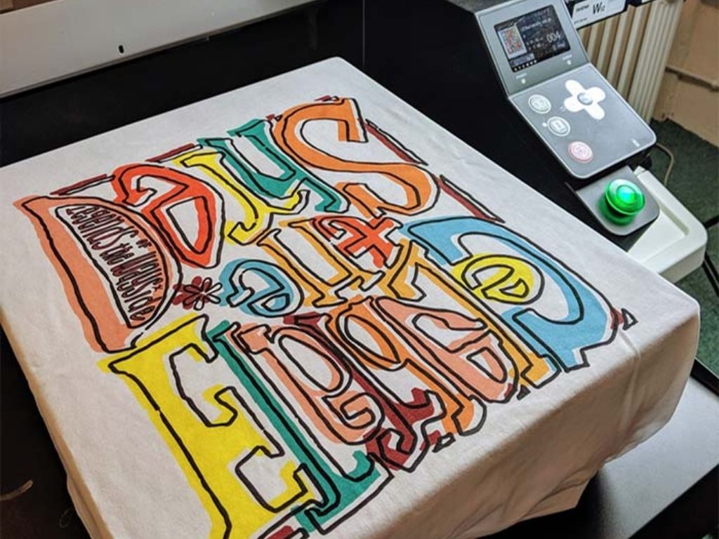 In áo thun kỹ thuật số cho hình in rõ nét và sắc sảo