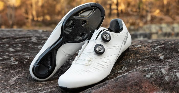 Trang phục xe đạp thể thao - giày