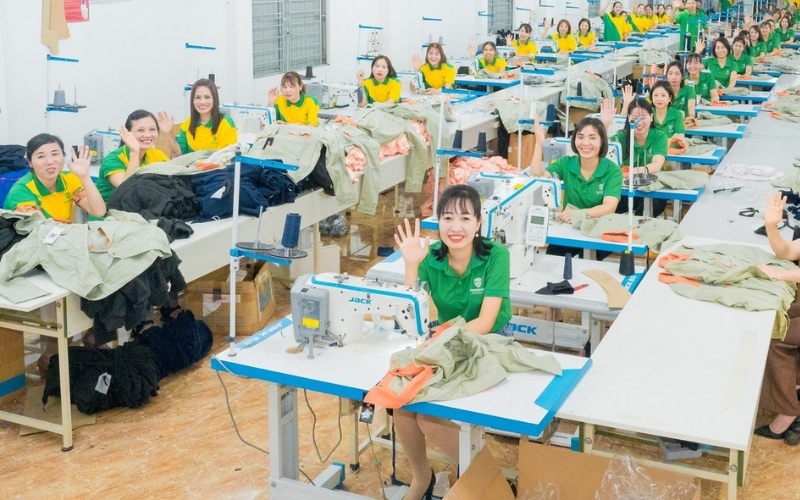 Vinacom là công ty may đồ bảo hộ lao động có tên tuổi nổi bật