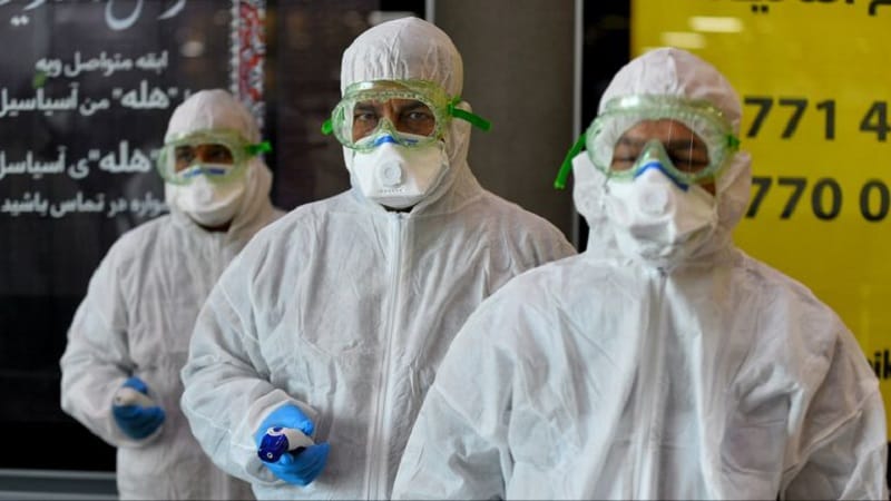 Mặc đồ bảo hộ chống hóa chất giúp đảm bảo an toàn lao động và tuân thủ quy định