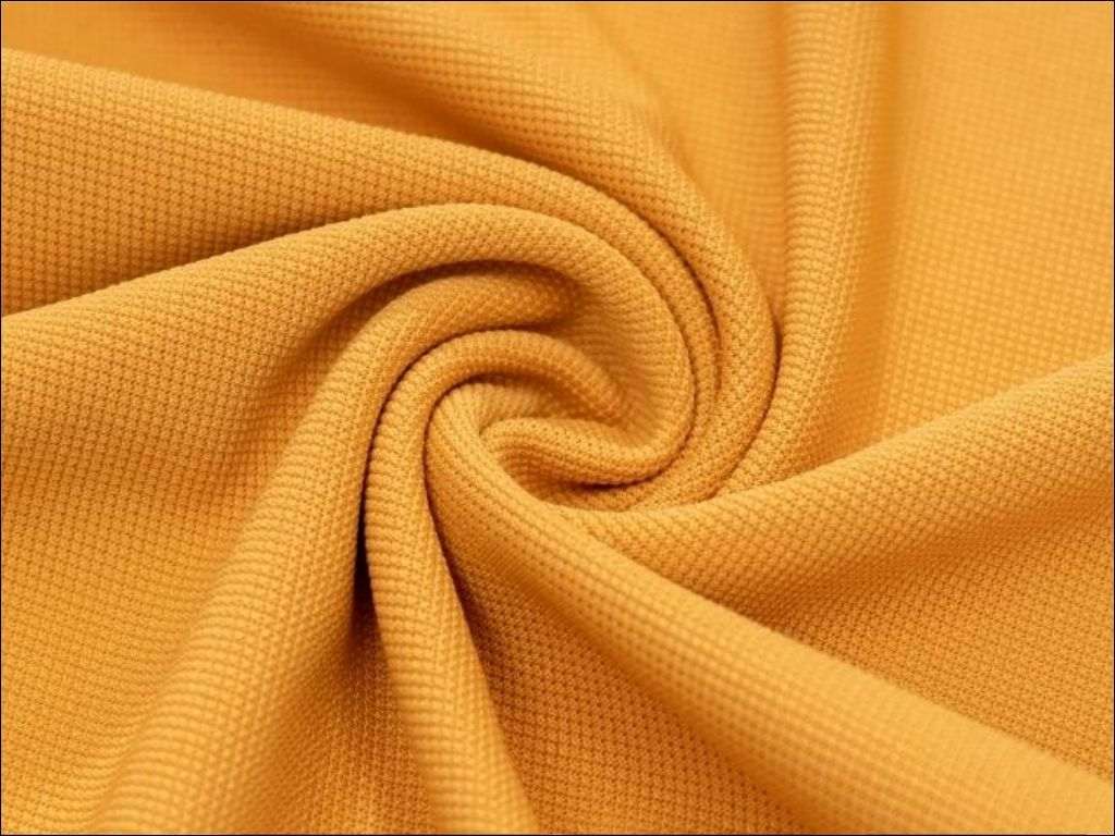 Vải polyester có thể bị biến dạng khi tiếp xúc với nhiệt độ cao