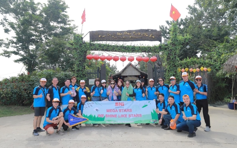 Vải cotton pha polyester được sử dụng phổ biến để may đồng phục