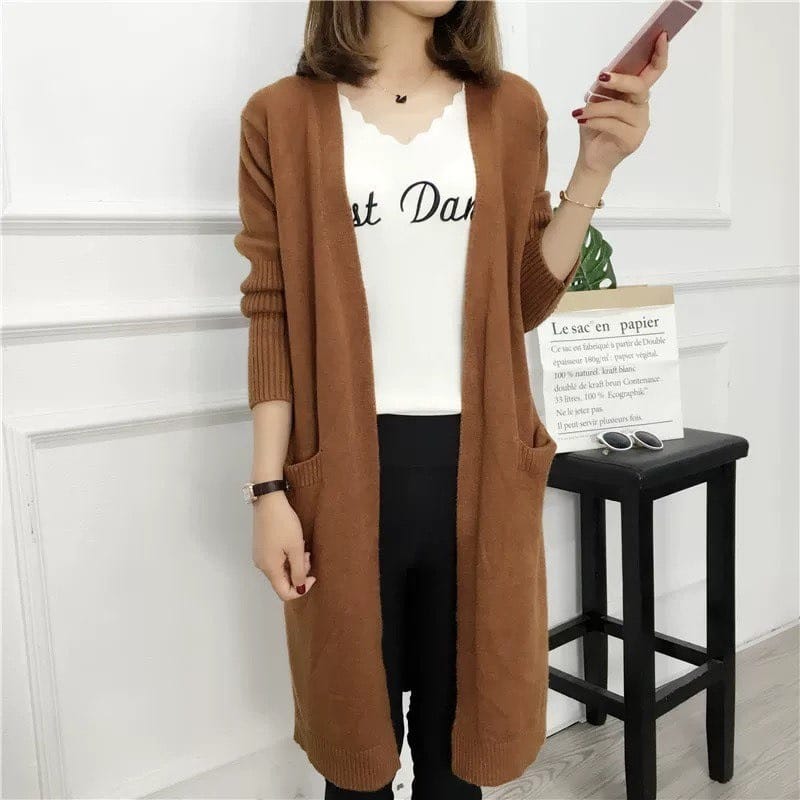 Phối đồ với áo khoác len theo từng phong cách