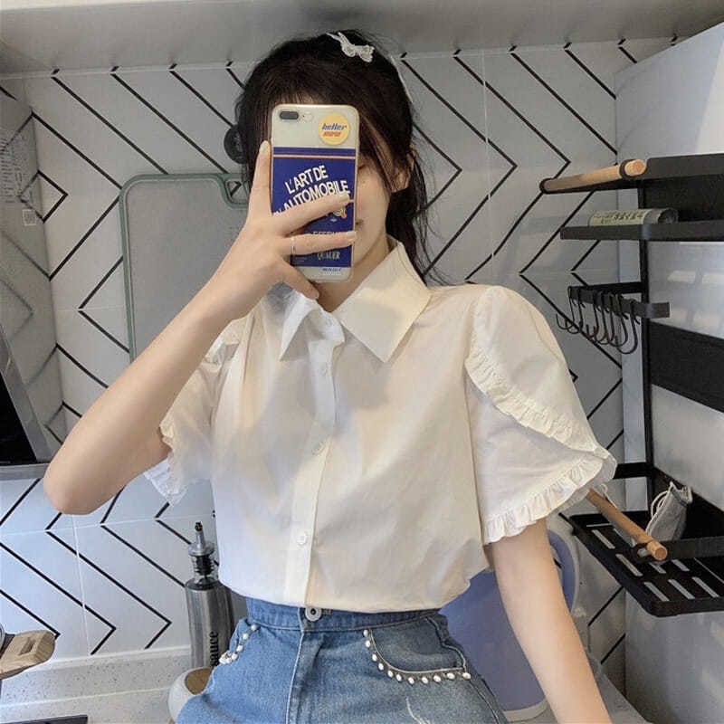 Áo sơ mi croptop dẫn đầu xu hướng thời trang năm nay