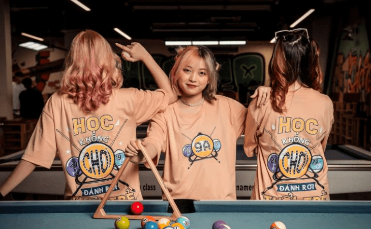 Áo thun đồng phục tay lỡ được nhiều bạn trẻ ưa chuộng