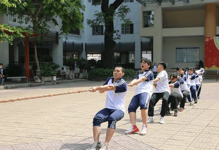 Áo thun đồng phục có cổ thể dục nâng cao tinh thần đoàn kết cho học sinh