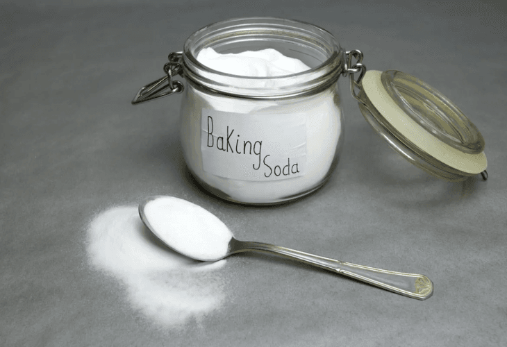 baking-soda-co-tac-dung-tay-vet-o-vang