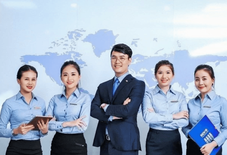 ao-so-mi-dong-phuc-giup-tang-uy-tin-cua-cong-ty