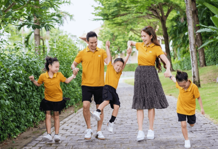 ao-polo-co-the-phoi-voi-cac-trang-phuc-khac