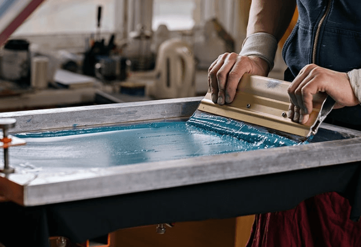 in-lua-la-phuong-phap-in-hinh-anh-qua-cac-khung-luoi-chuyen-dung