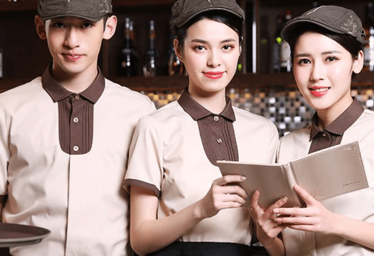 Áo thun đồng phục có cổ mang lại nhiều lợi ích cho quán cà phê