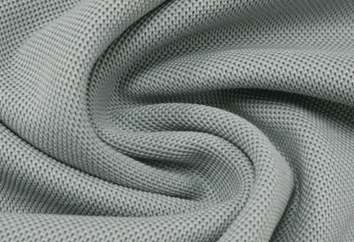 Chất liệu vải của áo thun đồng phục cần đảm bảo sự thoáng mát