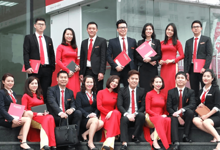ao-dong-phuc-giup-ngan-hang-xay-dung-thuong-hieu