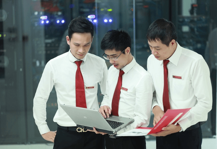 Áo sơ mi đồng phục ngân hàng là biểu tượng của sự chuyên nghiệp