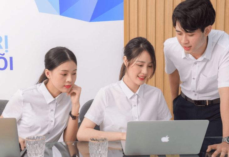 Áo sơ mi đồng phục tôn vinh vẻ đẹp cho phái nữ