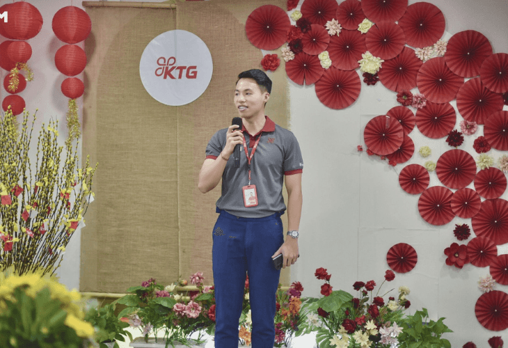 ao-polo-voi-quan-tay-tao-phong-cach-chuyen-nghiep