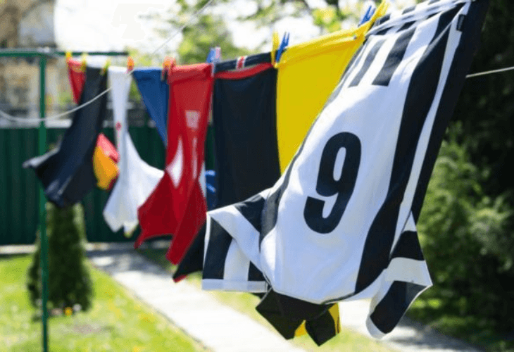 bao-quan-ao-dong-phuc-da-bong-dung-cach-de-su-dung-duoc-lau-hon