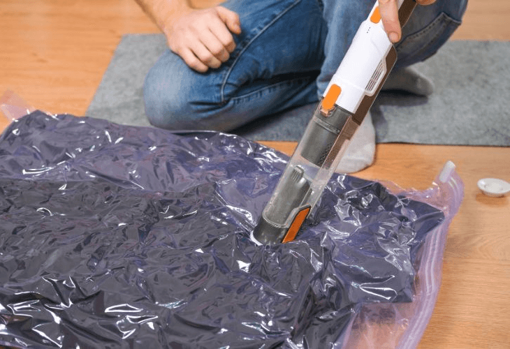 Bạn có thể sử dụng túi hút chân không để bảo quản áo đồng phục spa