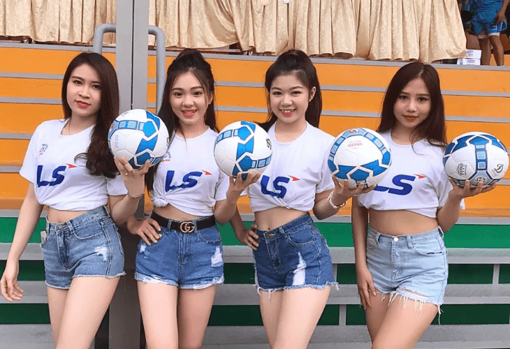 Chất liệu vải thoáng mát giúp người mặc cảm thấy thoải mái