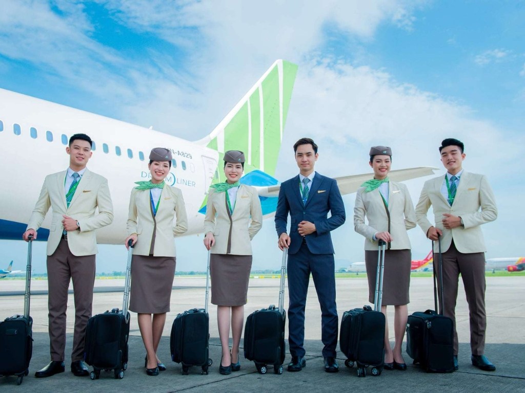 Trang phục Bamboo Airways có các phụ kiện được thiết kế hài hòa với tổng thể