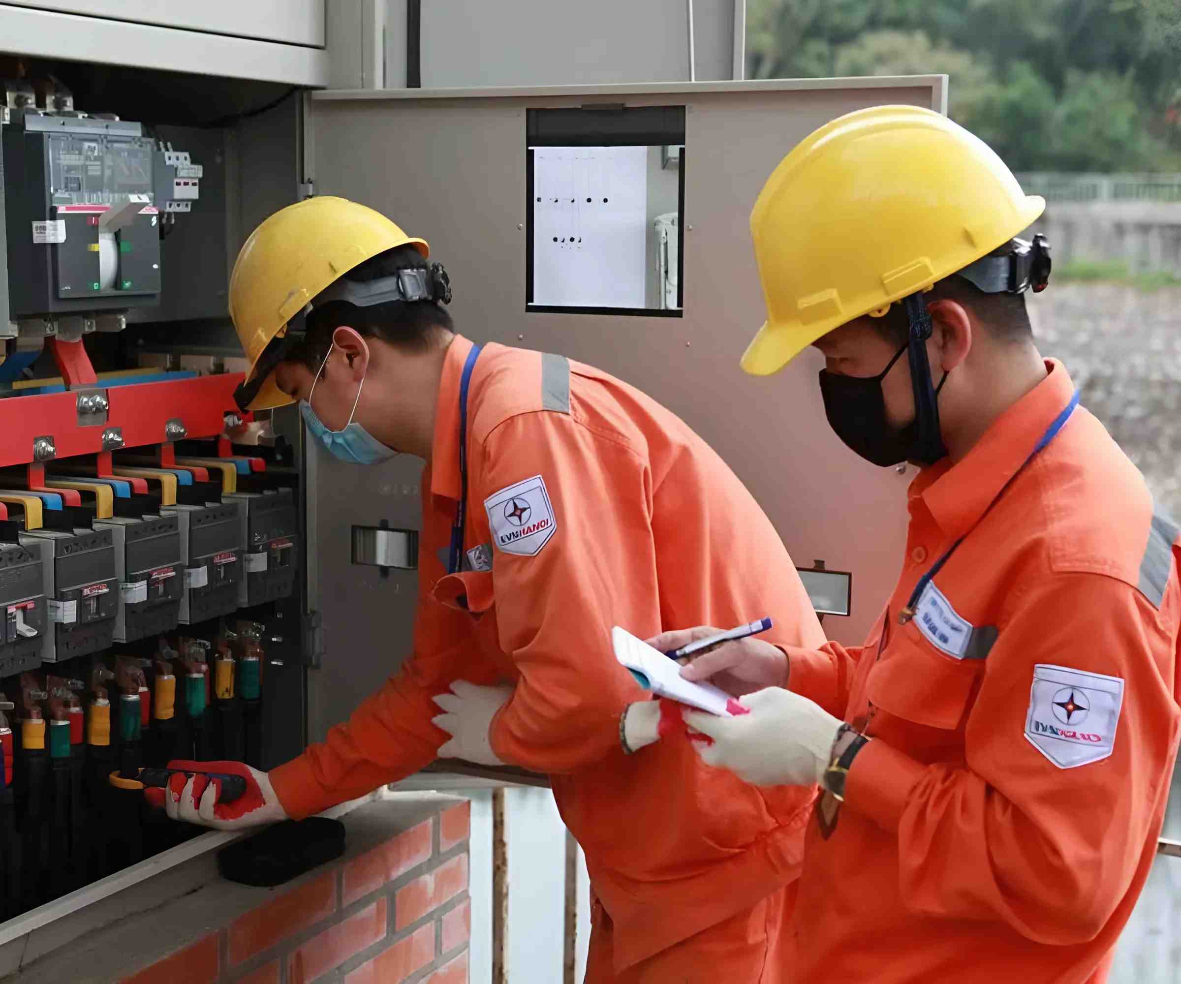 Áo đồng phục EVN có thiết kế đơn giản