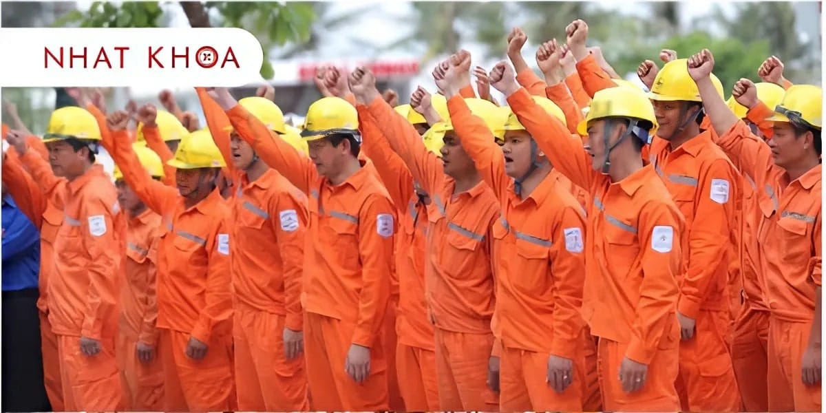 Đồng Phục EVN: 4 Lý Do Nên May Đồng Phục Ngành Điện Lực
