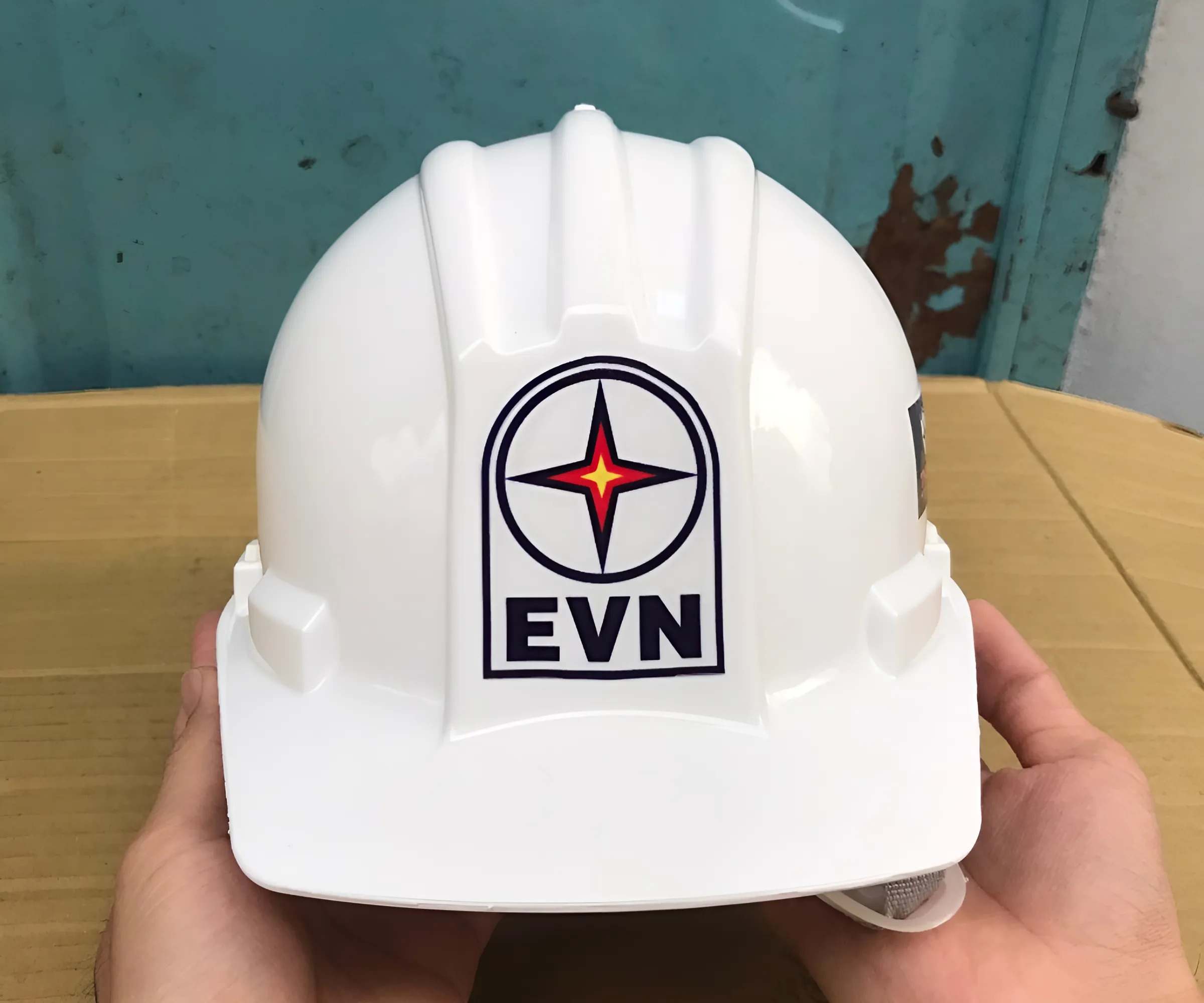 Mũ bảo hộ lao động EVN