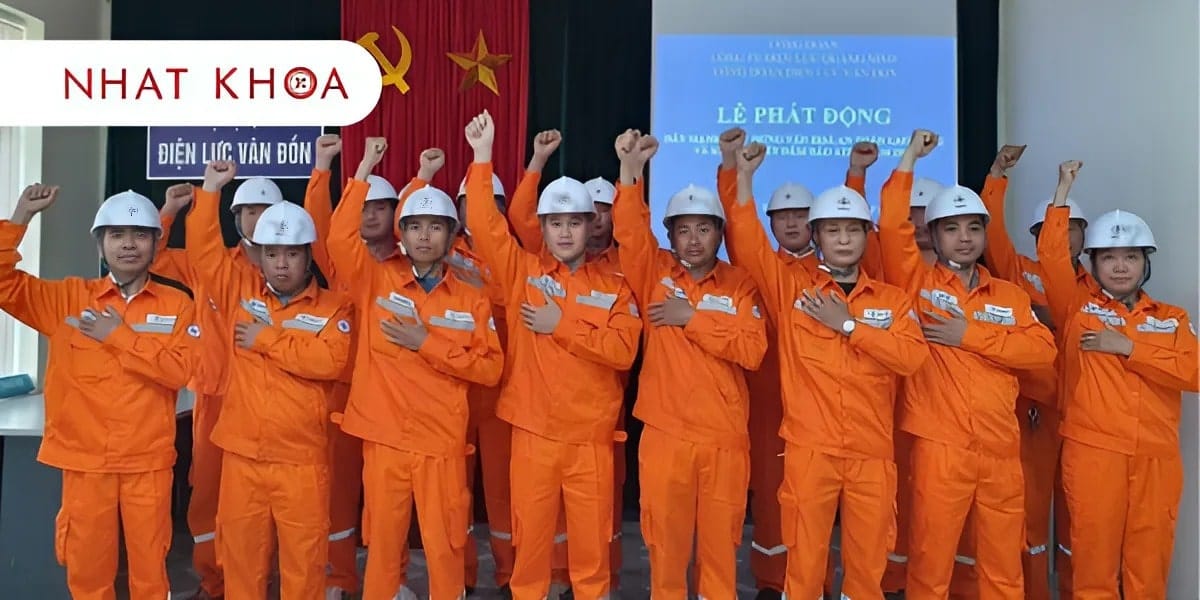 Khám Phá 4 Kiểu Áo Đồng Phục EVN Phổ Biến Nhất Hiện Nay