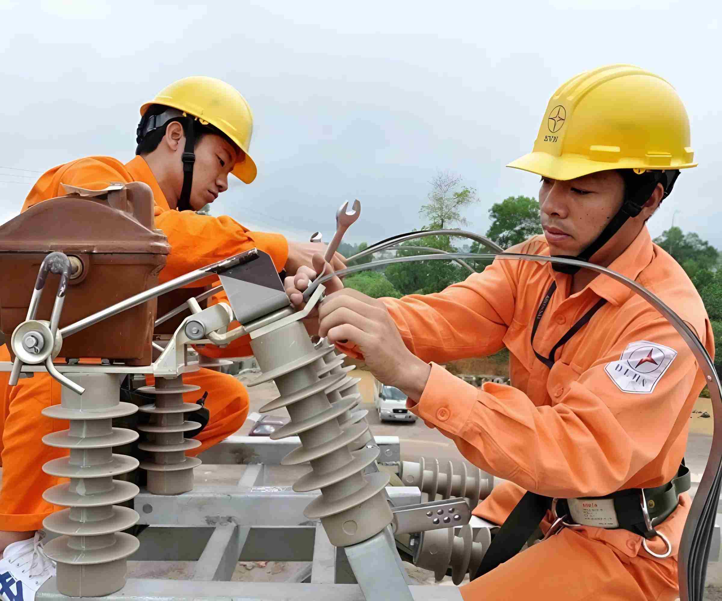 Đồng phục công nhân điện lực có màu sắc rực rỡ