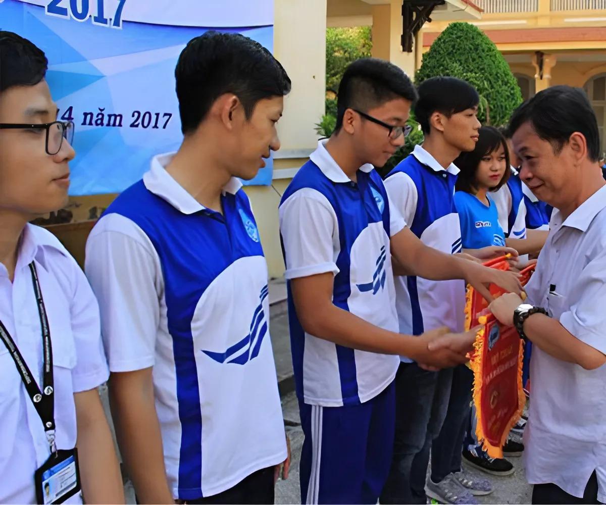 Áo polo đồng phục SGU trẻ trung, năng động, thoải mái