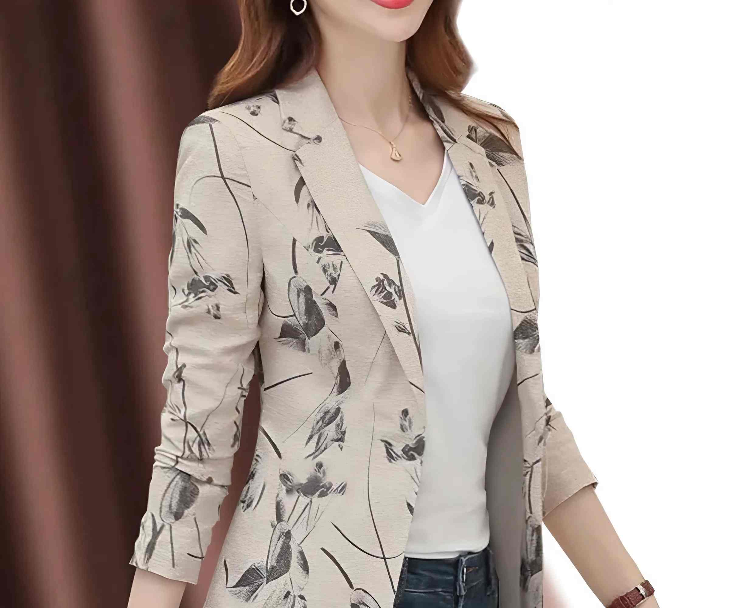 Các họa tiết trên đồng phục vest nữ cần được tiết chế vừa phải