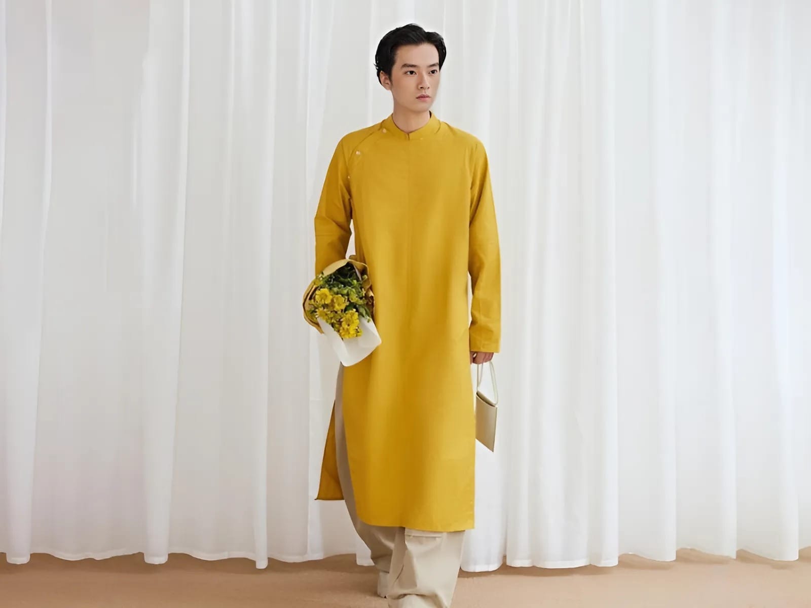 Áo dài truyền thống lịch sự, trang nghiêm