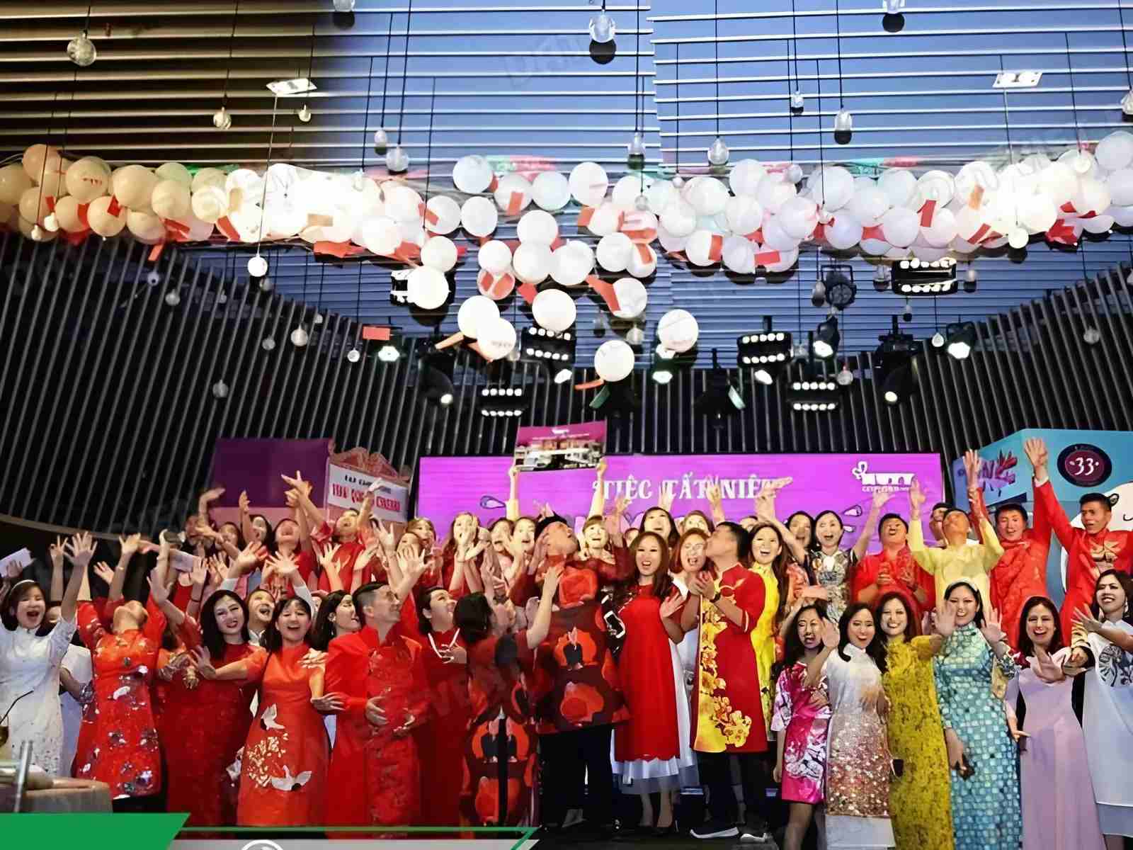 Tổ chức tiệc cuối năm cũng là cách quảng bá doanh nghiệp