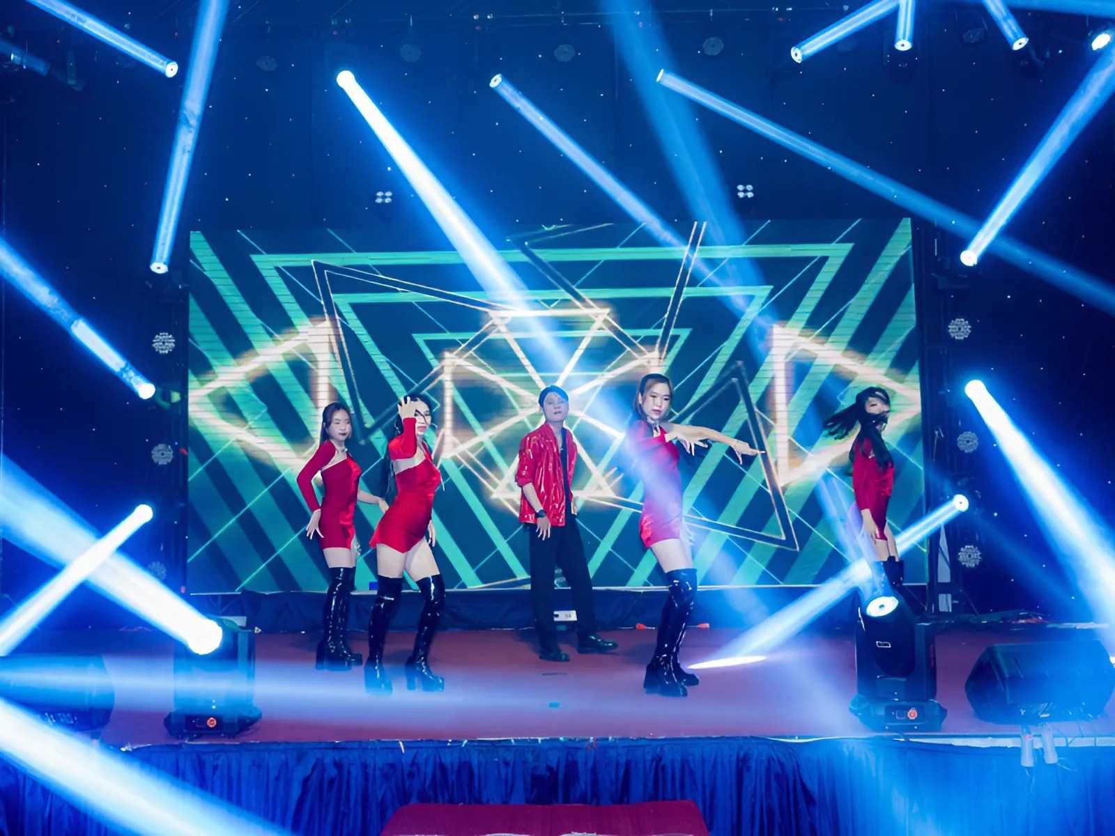 Bữa tiệc hoành tráng như liveshow sẽ để lại ấn tượng cho người tham dự