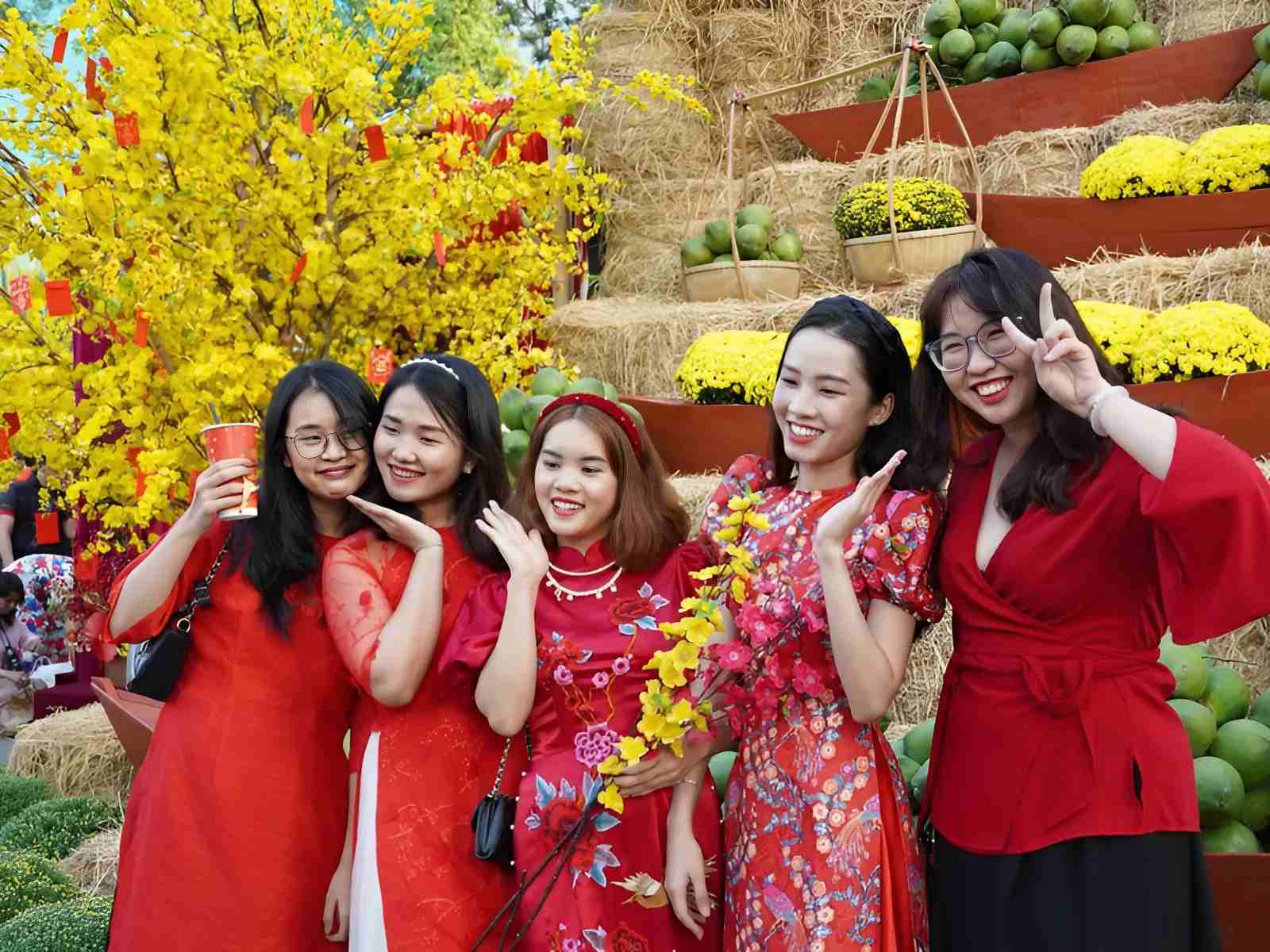 Bạn có thể lập danh sách các cửa hàng tiềm năng để mua đồ Tết