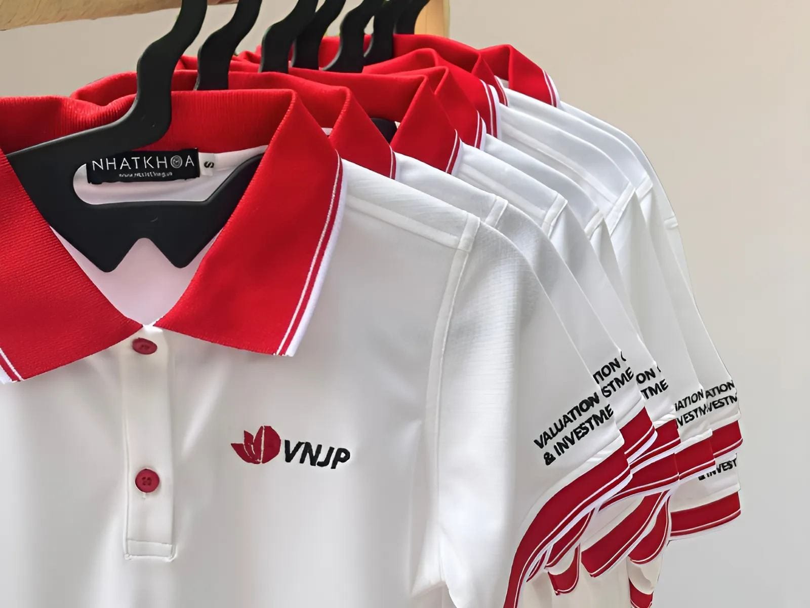Áo polo đồng phục do Nhất Khoa sản xuất