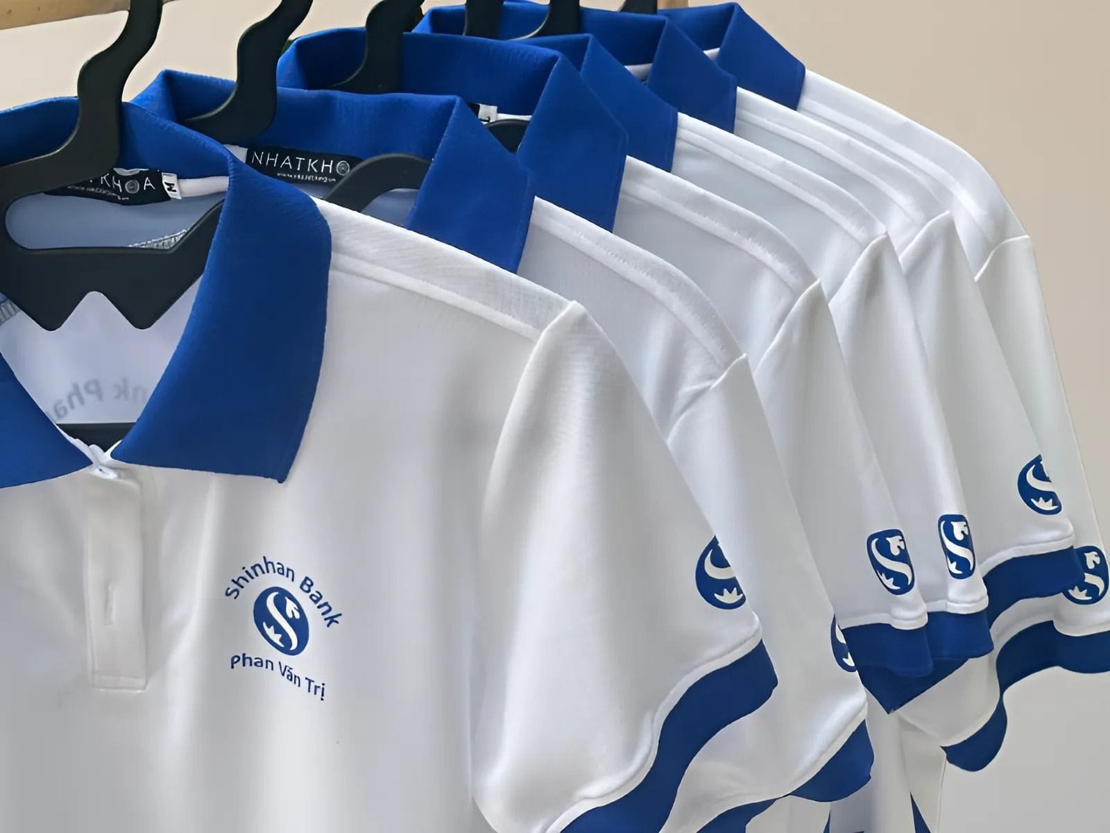 Mẫu áo polo đồng phục của Nhất Khoa sản xuất