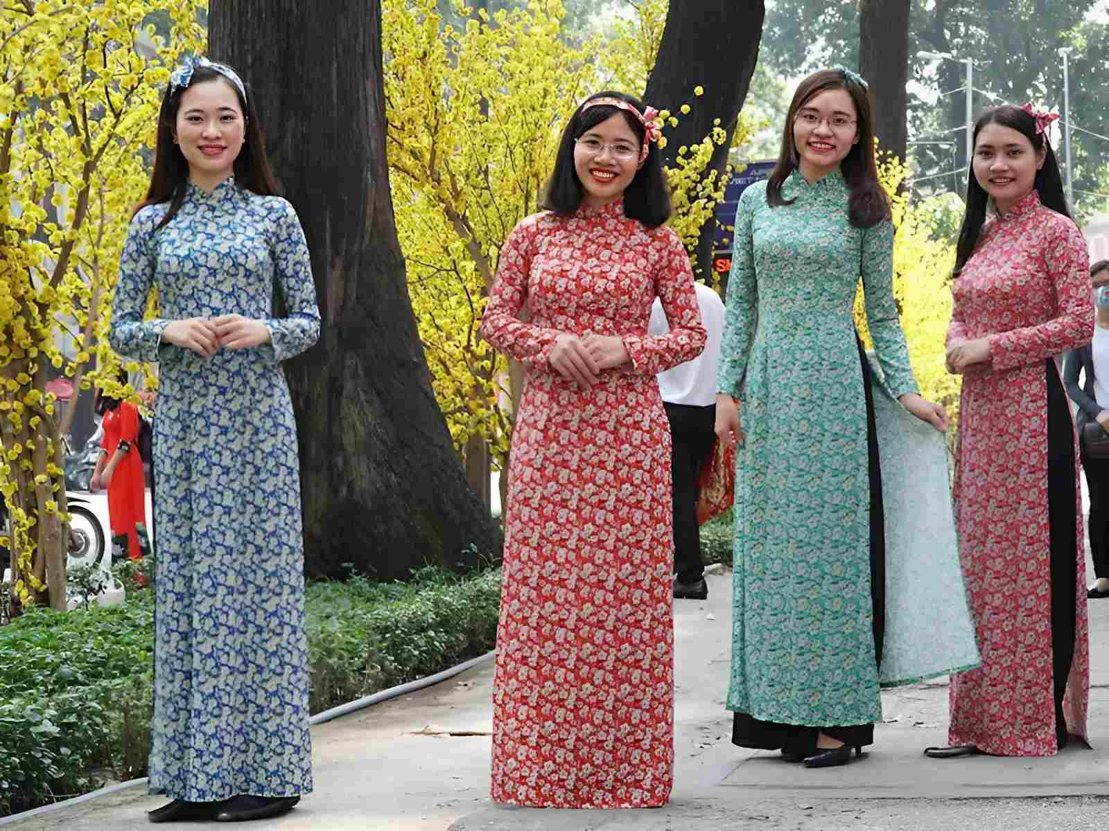 Áo dài truyền thống là lựa chọn phổ biến