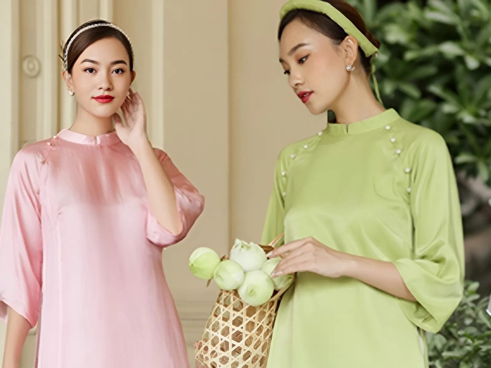 Áo dài ngày Tết lụa trơn lịch thiệp, nhã nhặn