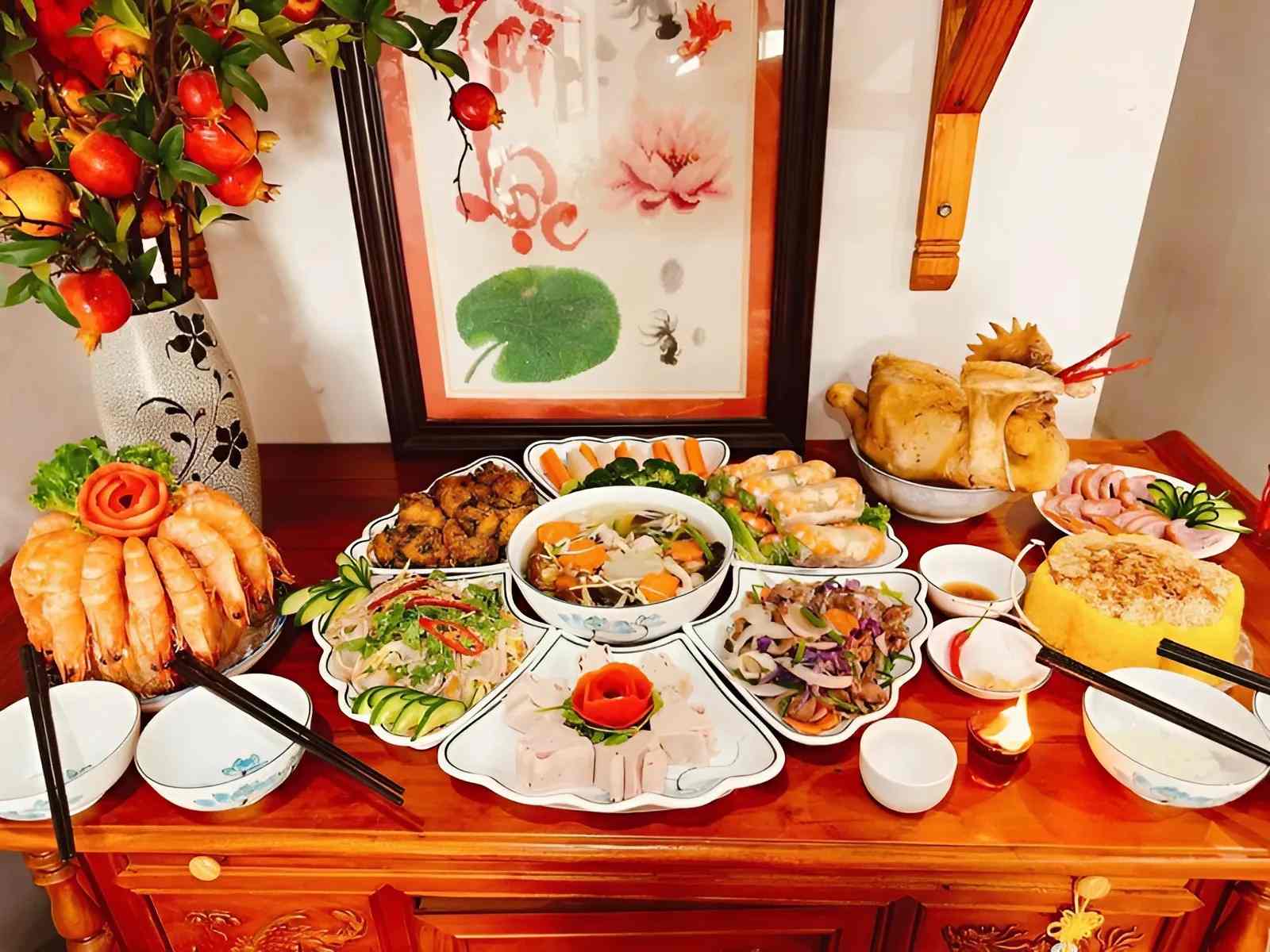 Mâm cúng tổ tiên là điều không thể thiếu vào những dịp lễ quan trọng