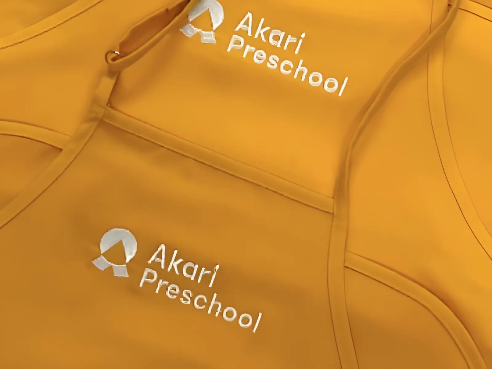 Tạp dề của Nhất Khoa luôn được chú ý từng đường may tỉ mỉ