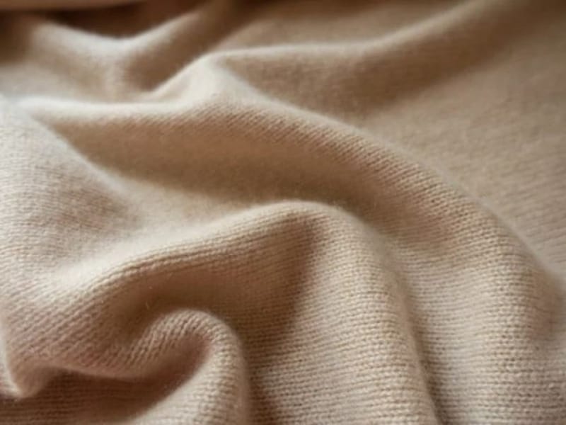 Vải Cashmere phù hợp may đồng phục văn phòng màu đông