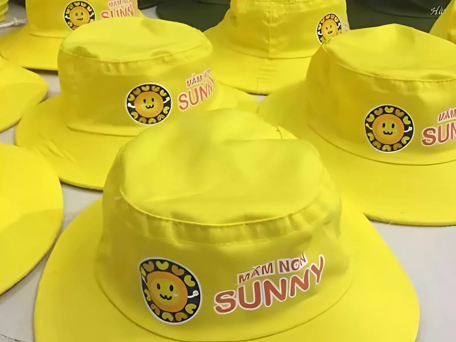 Nón bucket dễ thương và tươi tắn