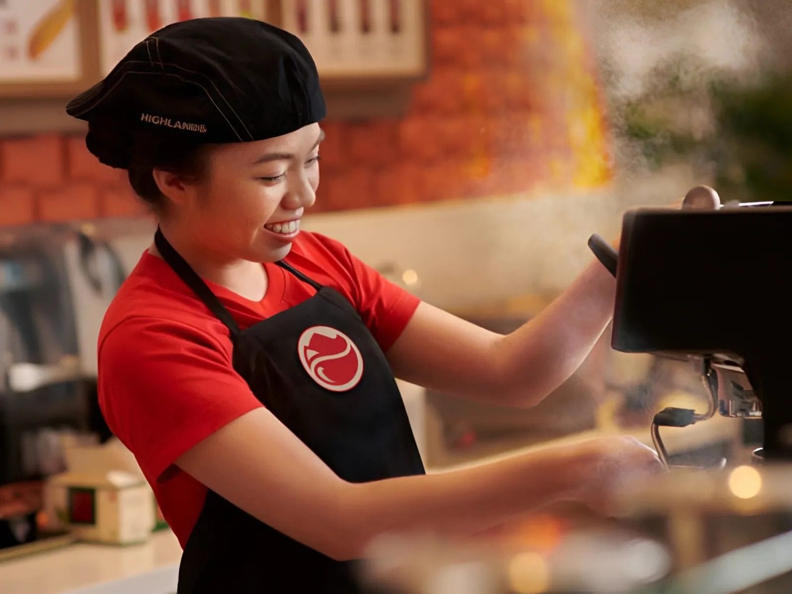 Nón đồng phục Highlands đơn giản và tinh tế