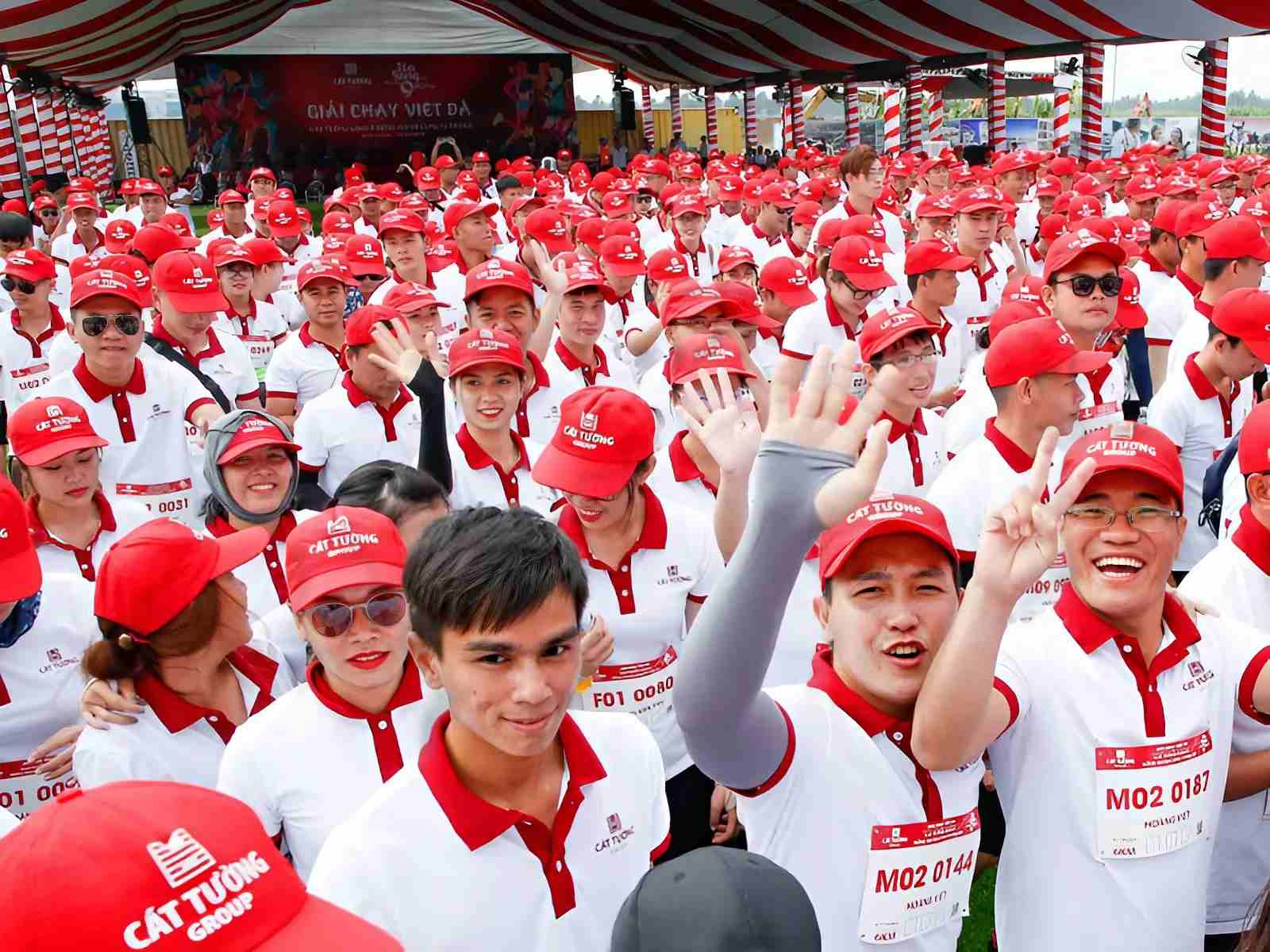 Tham khảo ý kiến nhân viên khi may nón đồng phục là điều cần thiết