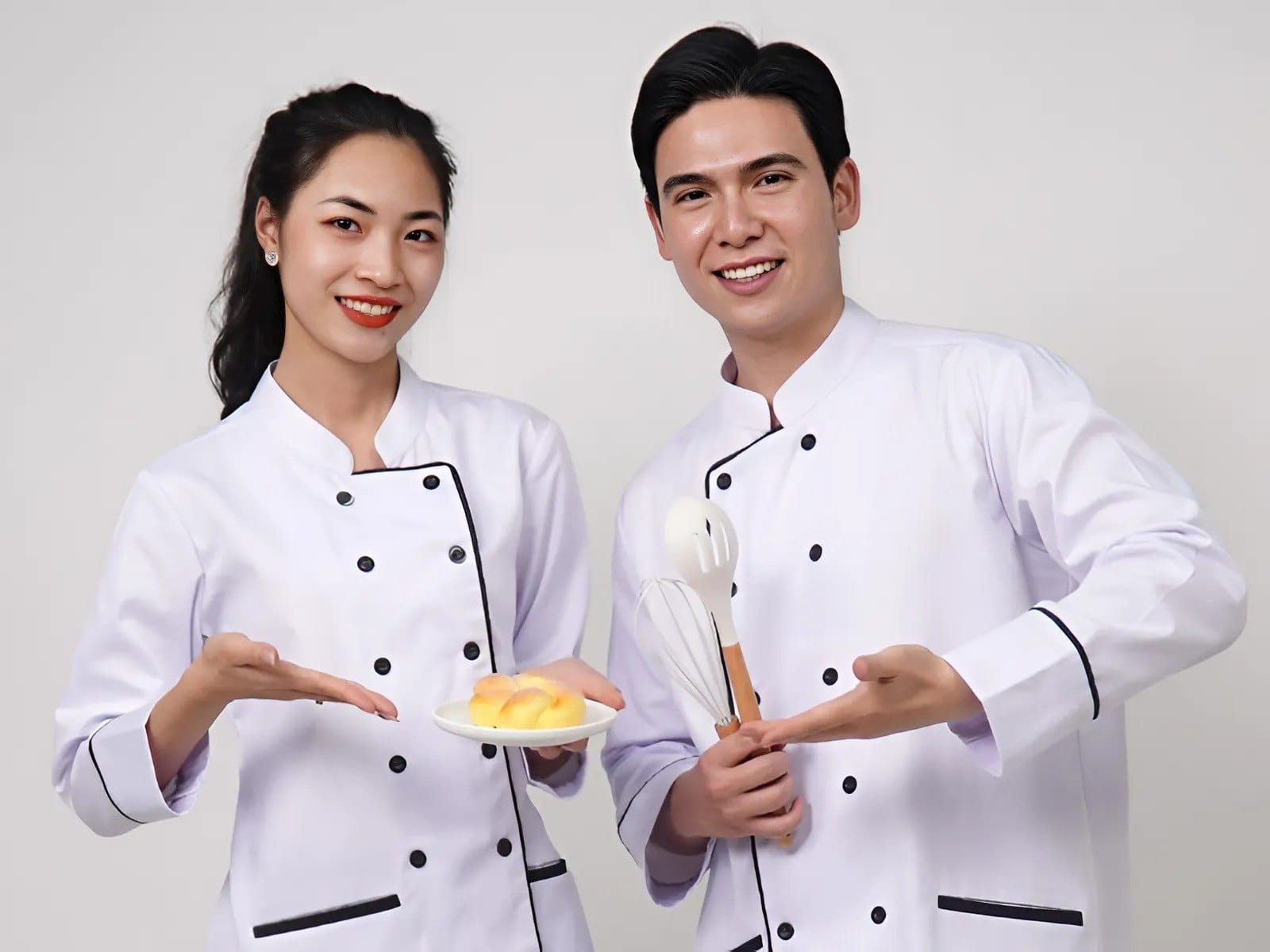Áo đồng phục là trang phục không thể thiếu